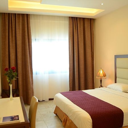 Arcadia Hotel Suites ชาร์จาห์ ภายนอก รูปภาพ