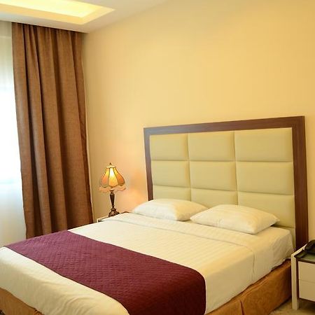 Arcadia Hotel Suites ชาร์จาห์ ภายนอก รูปภาพ