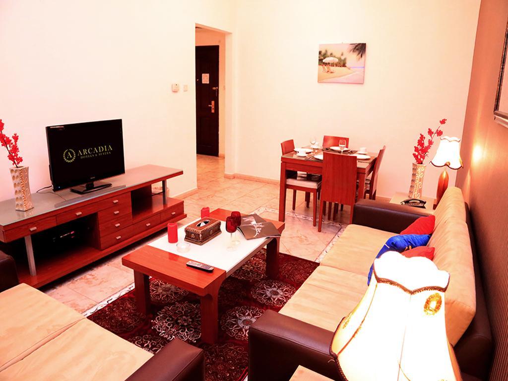 Arcadia Hotel Suites ชาร์จาห์ ภายนอก รูปภาพ