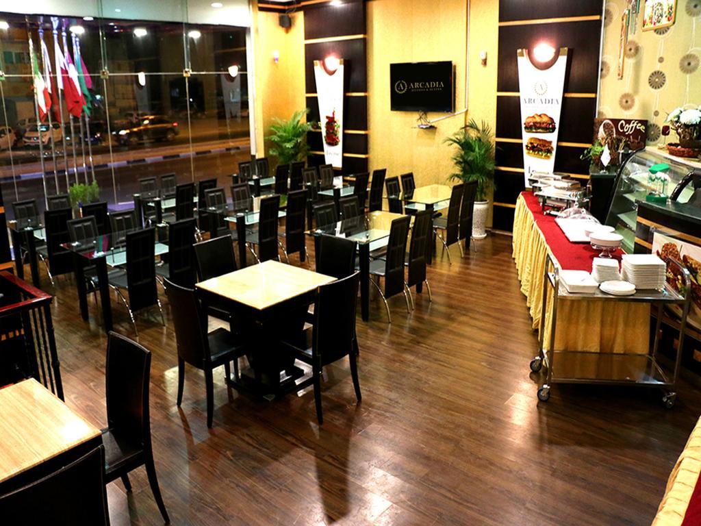 Arcadia Hotel Suites ชาร์จาห์ ภายนอก รูปภาพ