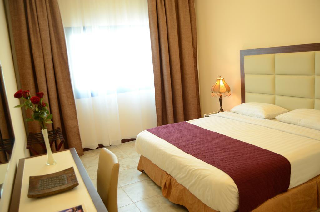 Arcadia Hotel Suites ชาร์จาห์ ภายนอก รูปภาพ