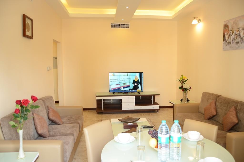 Arcadia Hotel Suites ชาร์จาห์ ภายนอก รูปภาพ