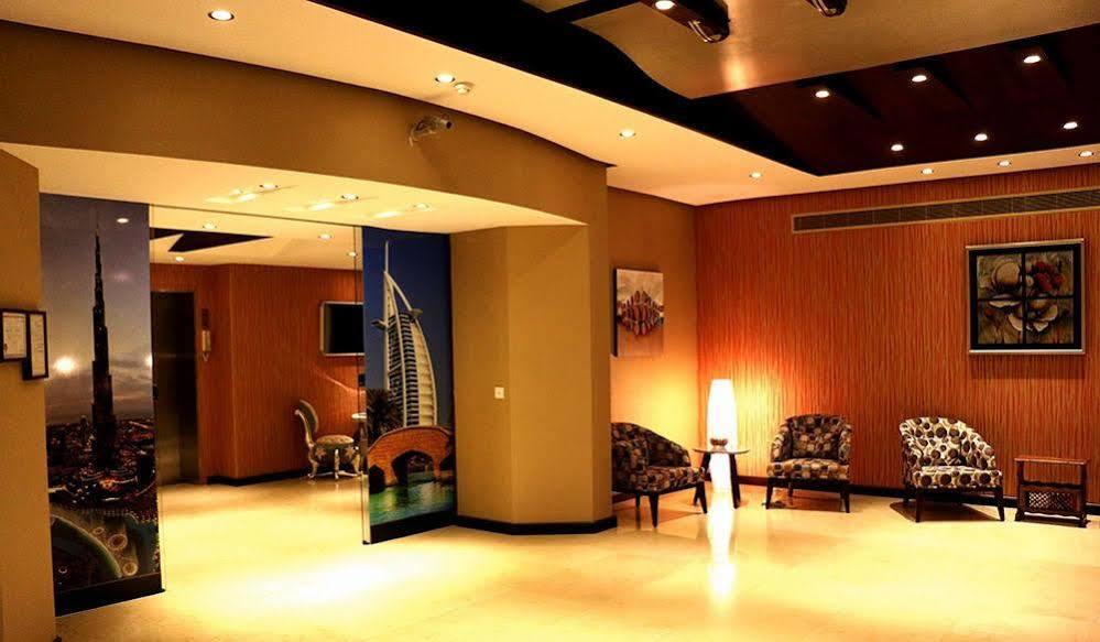 Arcadia Hotel Suites ชาร์จาห์ ภายนอก รูปภาพ